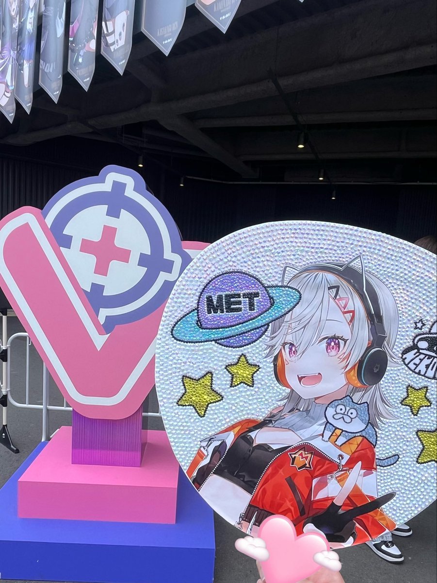 pbom76's tweet photo. #小森めと 🪐🧡
#ぶいすぽフェス2025 
緊張でばーーーって話しちゃったけど、大好き返してくれて、おっきいハート❤️を作ってくれて、私の大好きなめとちゃんが詰まった素敵な時間だった🥹🌸
長時間お疲れ様😭！スペシャルサンクス😭
またいつか会えますように…💫 https://t.co/QolFqJtVjm