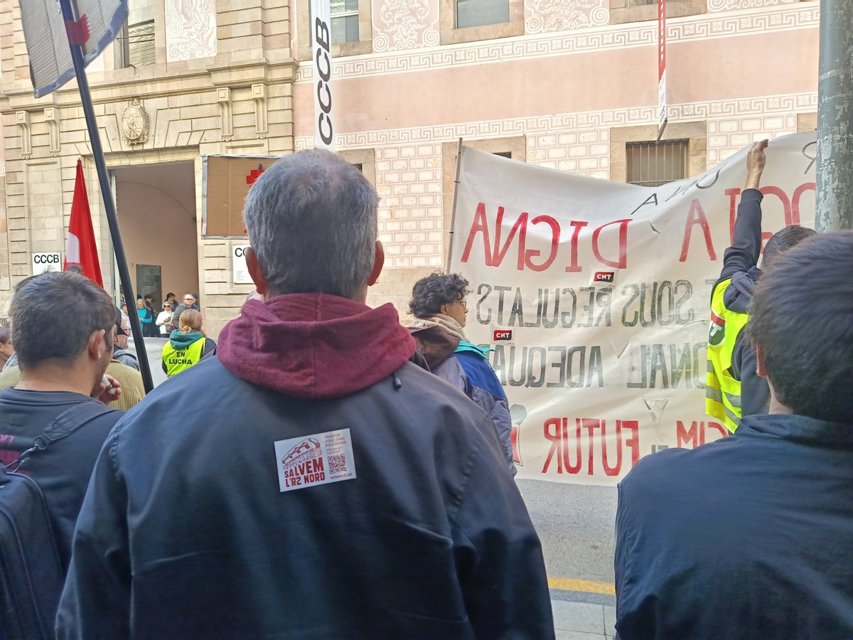 Pilota, grada, birra, serveis públics, salaris dignes. Lluites compartides. Molta força companys arqueòlegs del Vallès Oriental i resta de territoris.