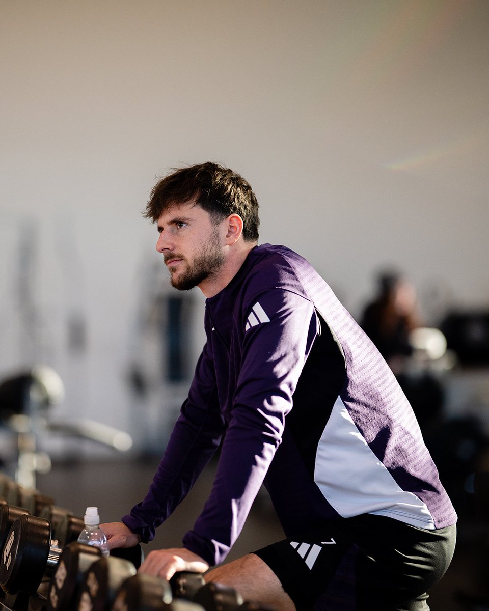 ManUtd's tweet image. It&apos;s workout time 👊