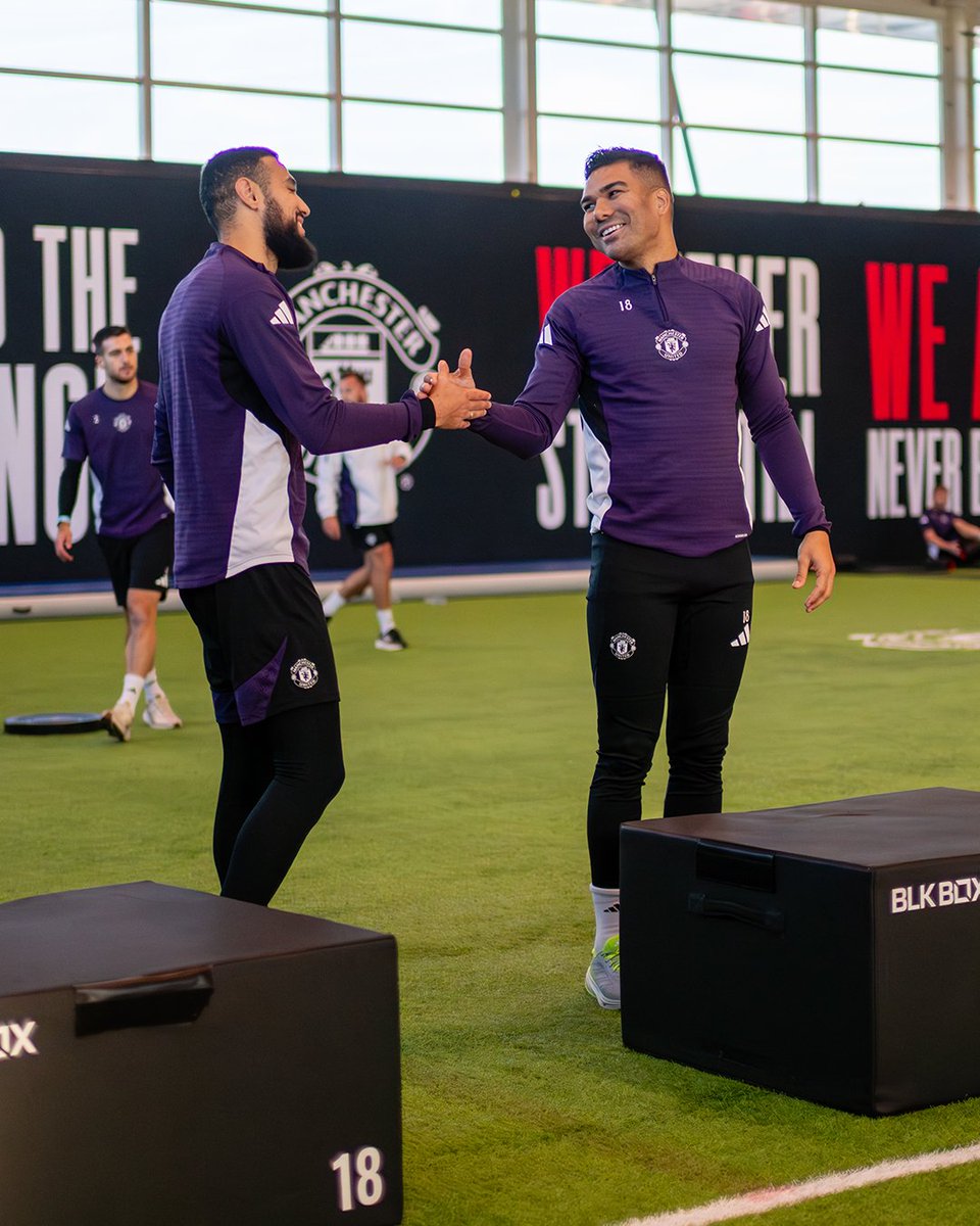 ManUtd's tweet image. It&apos;s workout time 👊