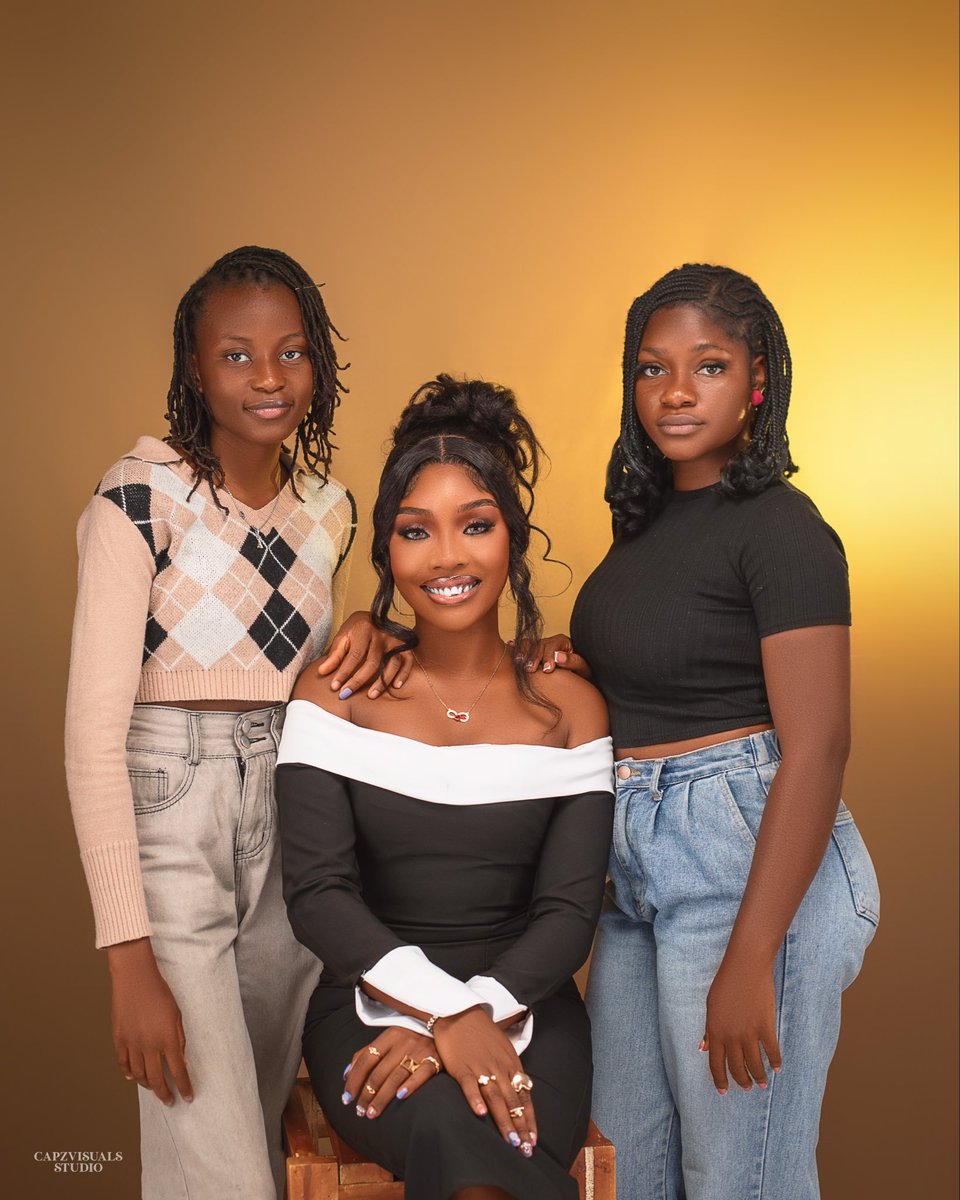 Capzvisuals's tweet photo. 𝐂𝐀𝐏𝐙𝐕𝐈𝐒𝐔𝐀𝐋𝐒 𝐒𝐓𝐔𝐃𝐈𝐎
Congratulations on your graduation Nurse Osise.

📸 Capz Visuals studio

𝐅𝐎𝐑 𝐁𝐎𝐎𝐊𝐈𝐍𝐆𝐒
Call/Whatsapp
☎️ 08105536868

#CapzvisualsStudio #JosPhotography #CelebrateYou #josphotographer #CreativeNigeria #premiumportraits #Graduation2025 https://t.co/Zb8Q6ZJfDf