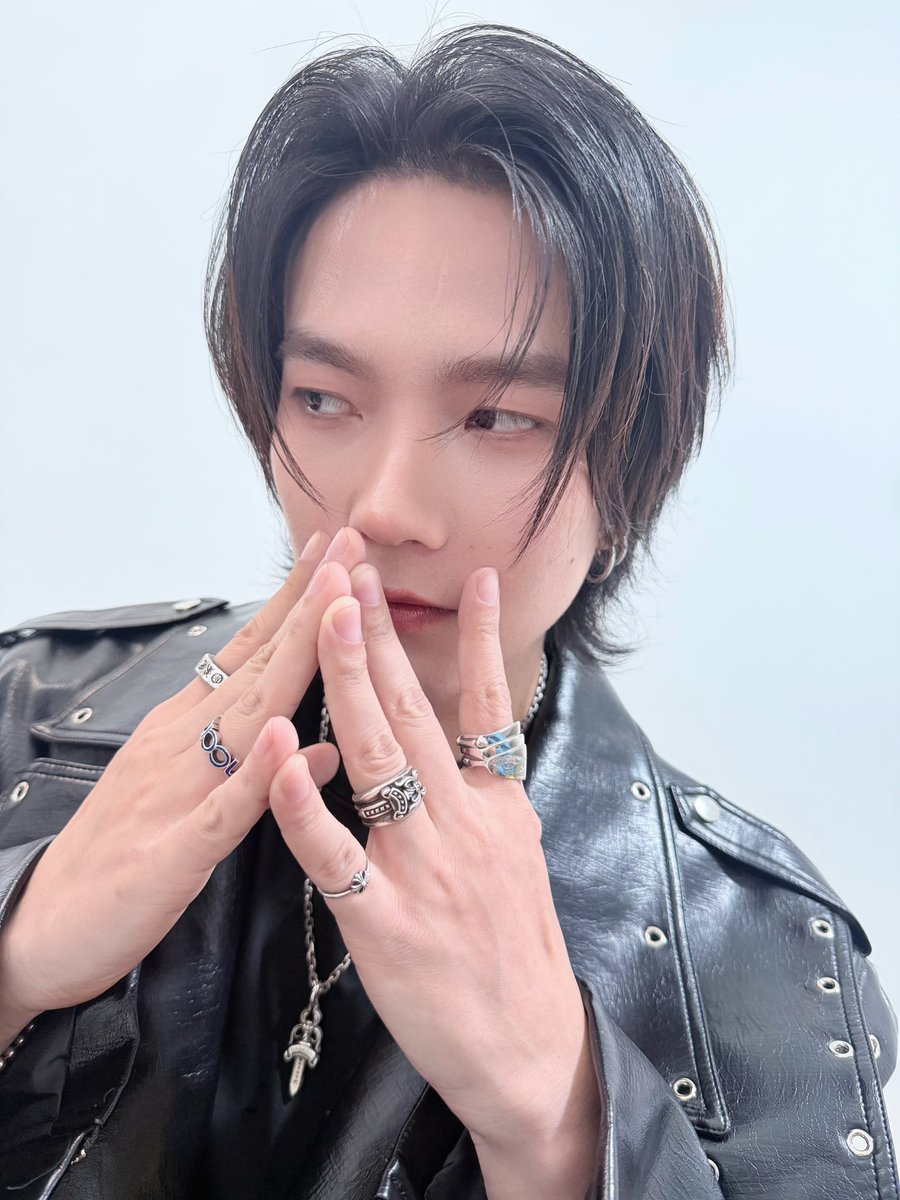 คนหล่อพร้อมแล้วครับบบบ

BUILD WITH SECRET MISSION

#GOTOSANXBUILD