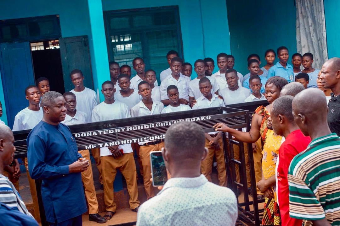 ESQUIVELZONE's tweet photo. Dr. Gideon Boako writes.
A parent recently told me students at Adrobaa TVET were sleeping on the floor. I visited the school and provided all the beds they needed. As MP, I’ll keep doing my best to support our people.
#AmansanBoafo #ChristIsTheReason #gboako #addo_yiadomDMB https://t.co/0zTl0MRP9x