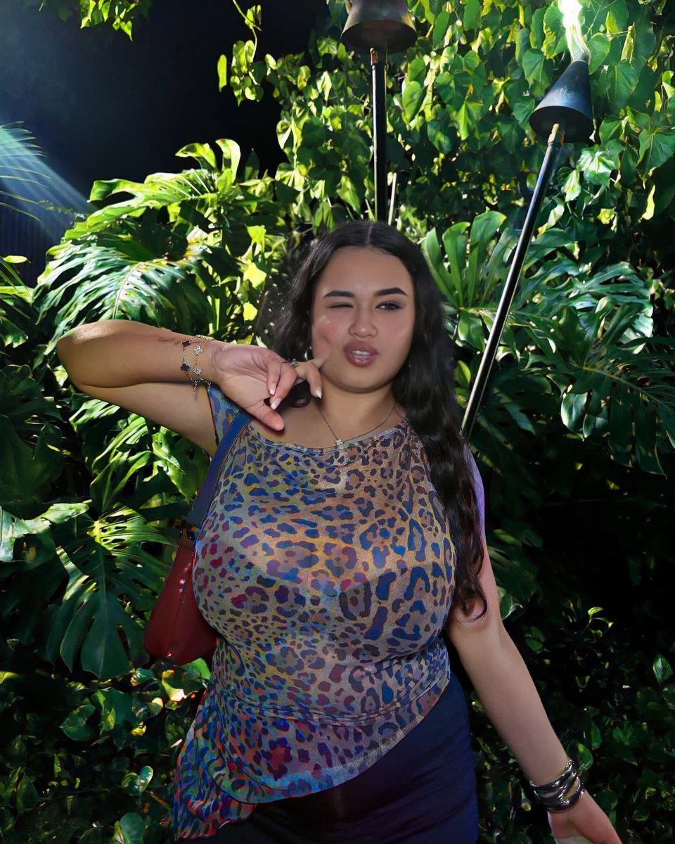 AKunitoy's tweet image. One night, no strings… just us. 🌟
#textme #style inspiration #vibes #girlpower #talktome #ageha #letschat #like #fashion #white outfit