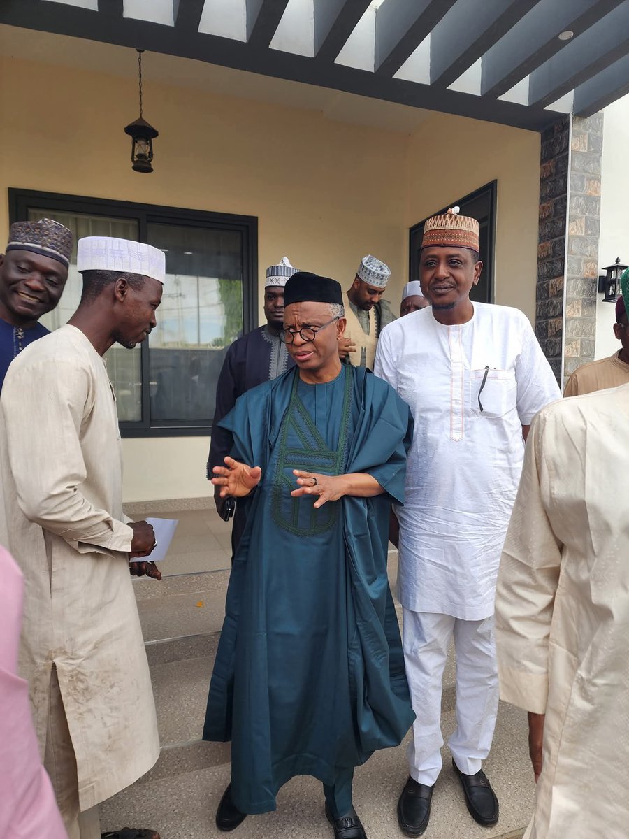 Ahmedumar___'s tweet image. Our Leader Malam Nasir @elrufai has arrived in Kaduna to attend the Arewa Consultative Forum (ACF) meeting, which is currently taking place in the city of Kaduna.