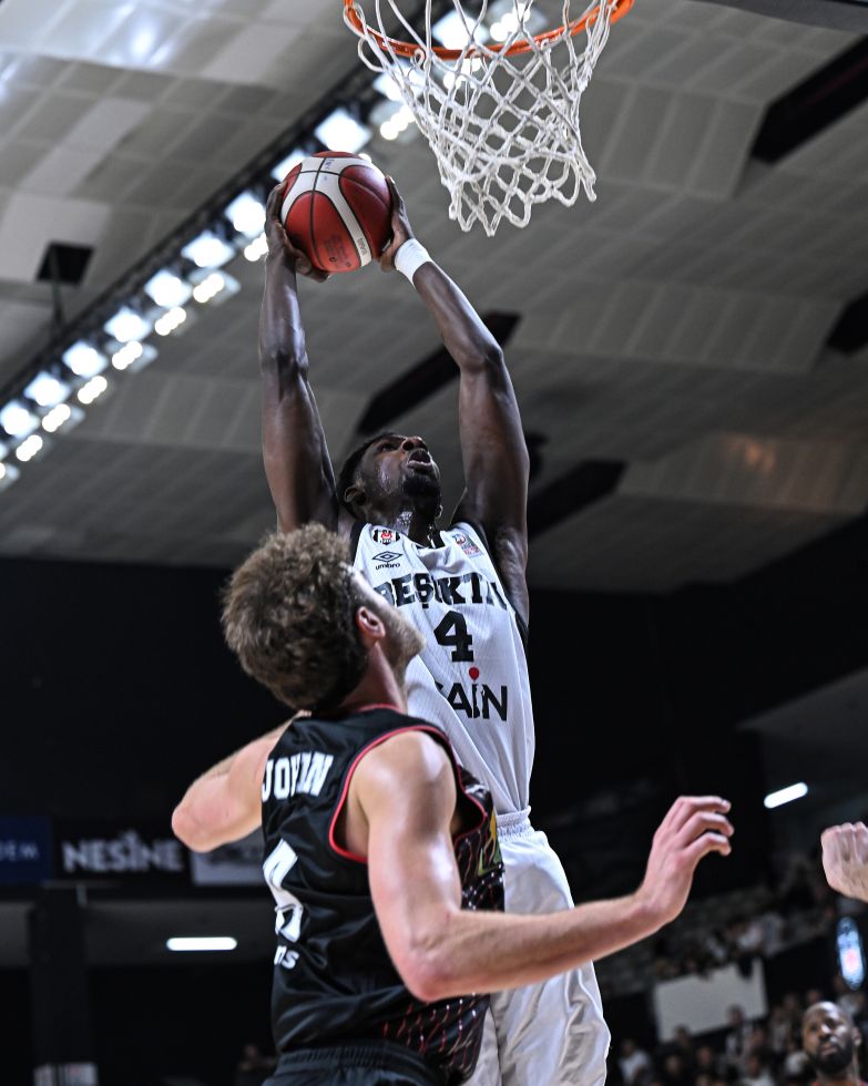 gundembjkcom's tweet image. 🦅🏀 Beşiktaş GAİN, sahasında karşılaştığı Manisa Basket&apos;i 79-65 mağlup ederek lige 9&apos;da 9 ile başlangıç yaptı.

📌 Beşiktaş GAİN’de Jonah Mathews, attığı 22 sayı ile takımın en skorer oyuncusu oldu. (@BJK_Basketbol)