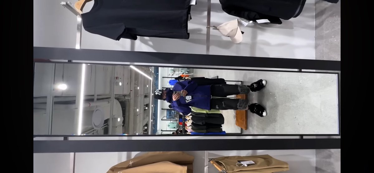 mrtinzip's tweet image. martin please continue doing shopping vlogs