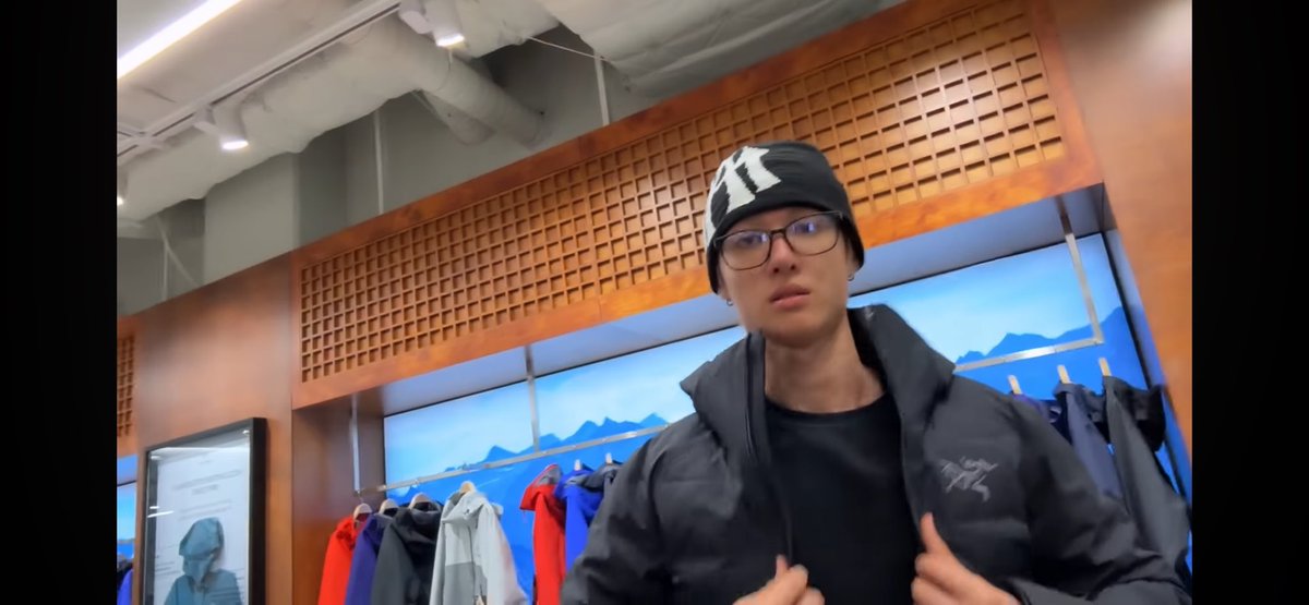 mrtinzip's tweet image. martin please continue doing shopping vlogs