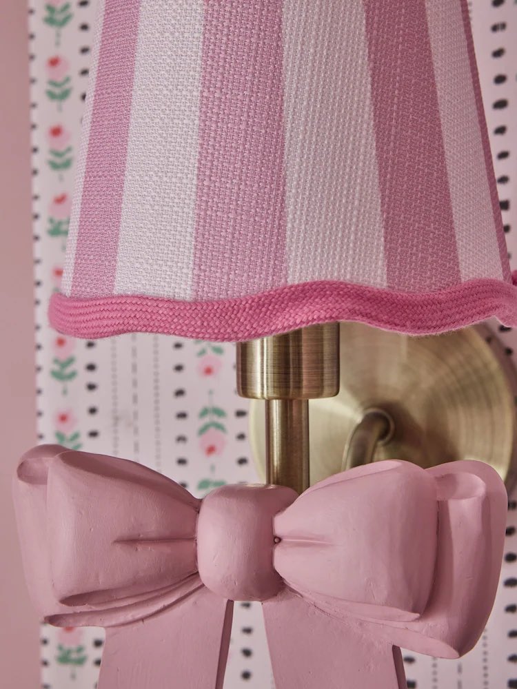 表参道のキャスキッドソンにあるライトかわいいなと思ってたら、売ってた…！£50だから10,000円くらい…？意外と買いやすいお値段🎀