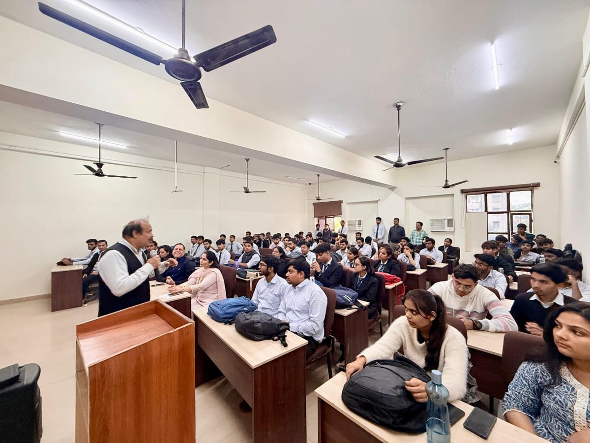 GNIOTCollege's tweet photo. ECE Department hosted an insightful expert talk on innovation, problem solving, and technology readiness, inspiring students to pursue impactful projects and startup ideas.
#Innovation #TechnologyExposure https://t.co/aubSg6Uyiy