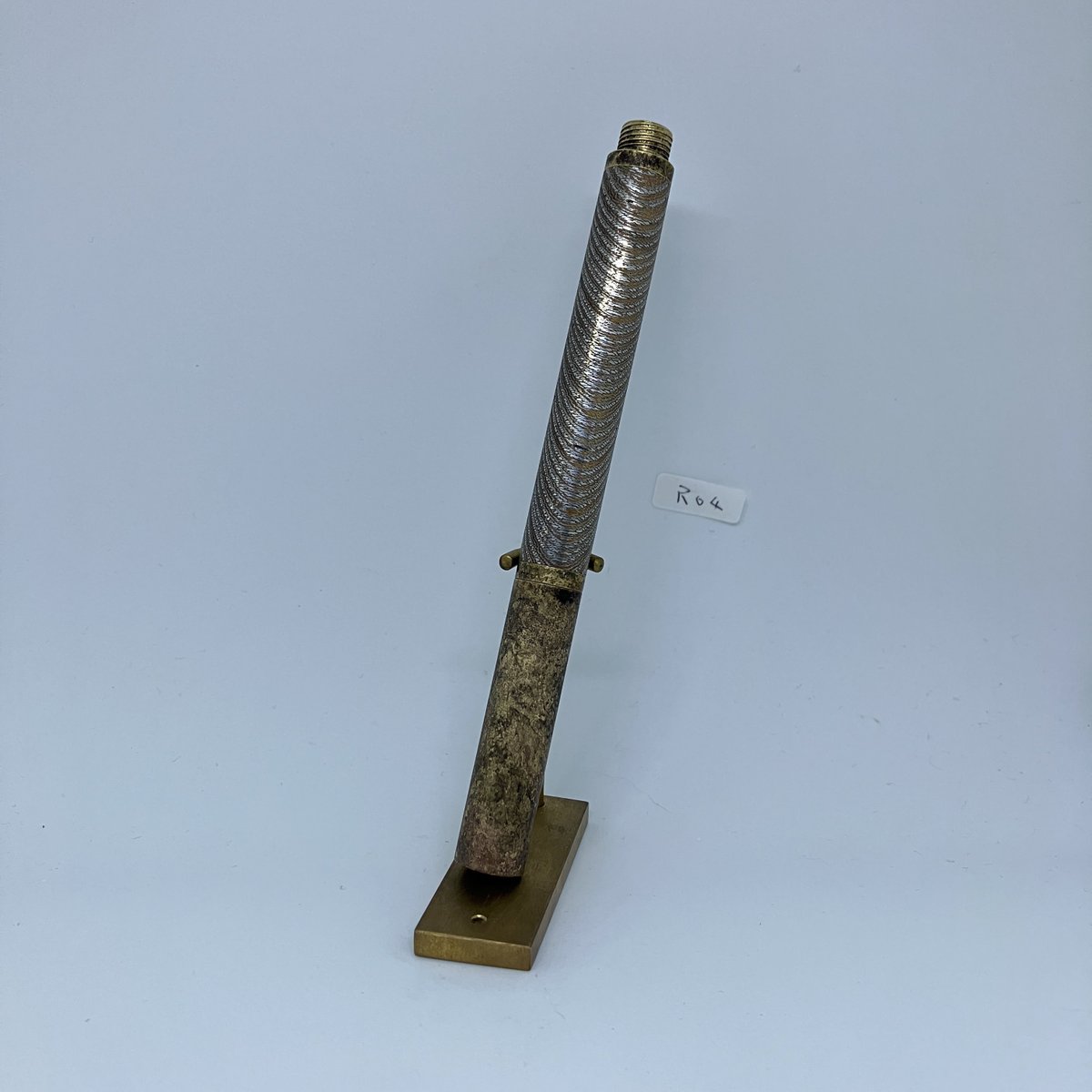 cusithcraftwork's tweet image. 万年筆の金具は真鍮無垢なので焼くことも可能