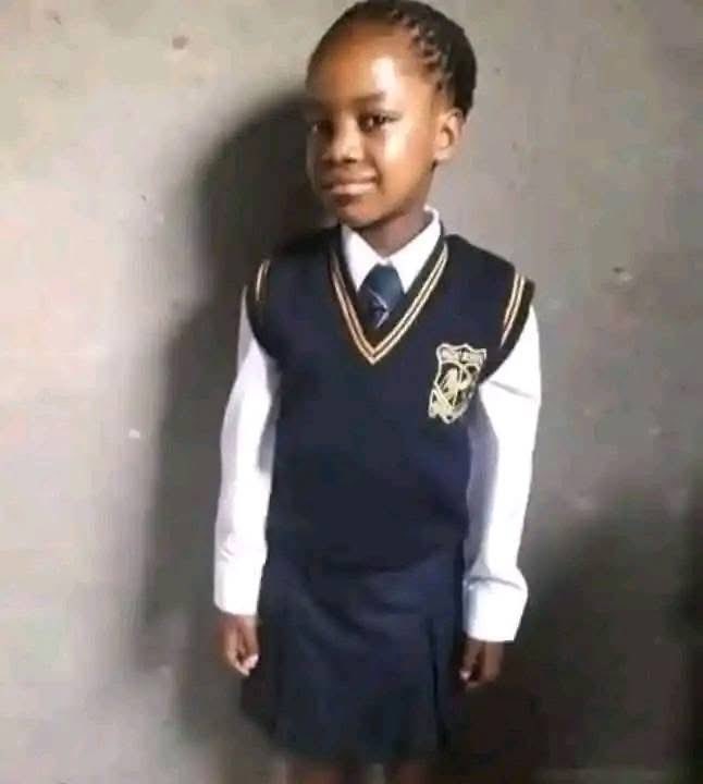 _findthemissing's tweet image. BREAKING NEWS 🚨

Guys… my heart is breaking right now 💔😭

This morning we posted about our sister Amahle Thabethe, missing since July 2019… we’ve been praying every single day for any sign of her.

Today a video dropped and I’m shaking as I type this. It’s HER. It’s really