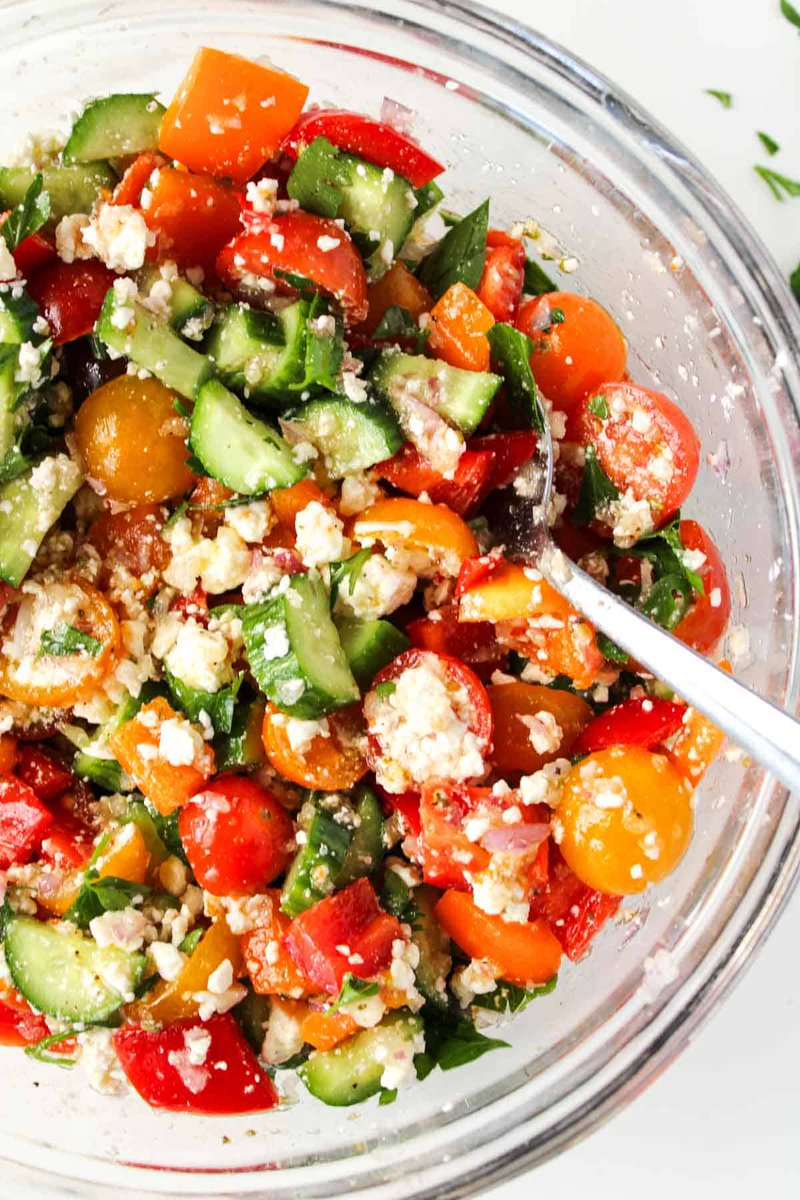 DCmemberblogs's tweet image. .@eatsbyapril: Chopped Greek Salad (no lettuce) dlvr.it/TPPpMq #dietitian