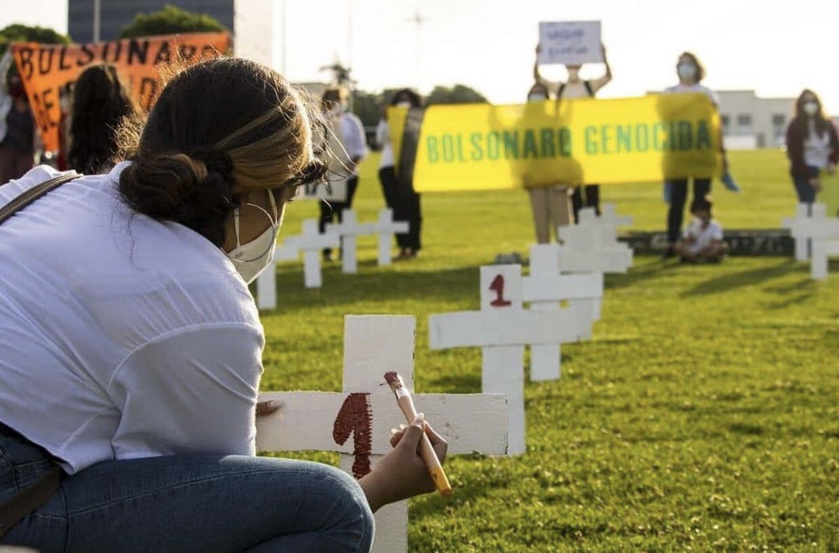 Hedflow's tweet image. Lisboa, maio 2021 #bolsonarogenocida
📸 @sttefanicosta
