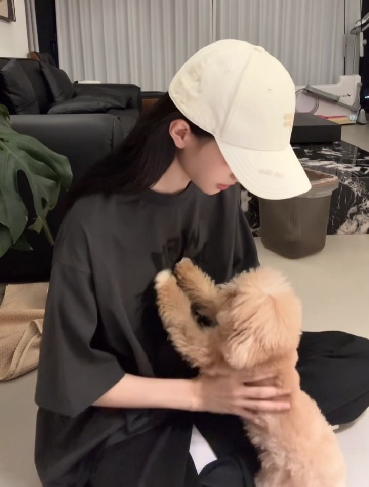 dia2637's tweet image. Puppy therapy always works 🤍🐶
 #cutemoments #puppylove #softvibes #cozytime