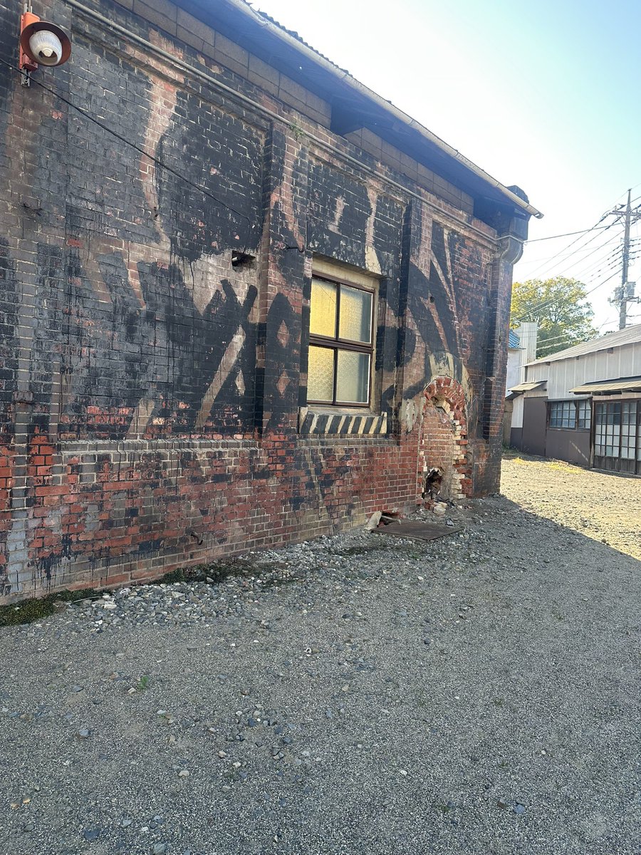 jibanyan_co_ken's tweet image. トチセン行ってきました！
1、2枚目の写真は3話の伊藤ちゃん「はーい」だけでカッコ良すぎだった壁です🫶

3枚目は劇場版でフランケンゴリラと会う場所

4枚目は最終話で理子ちゃんが捕まってたボイラー室

#今日から俺は!!
#伊藤健太郎