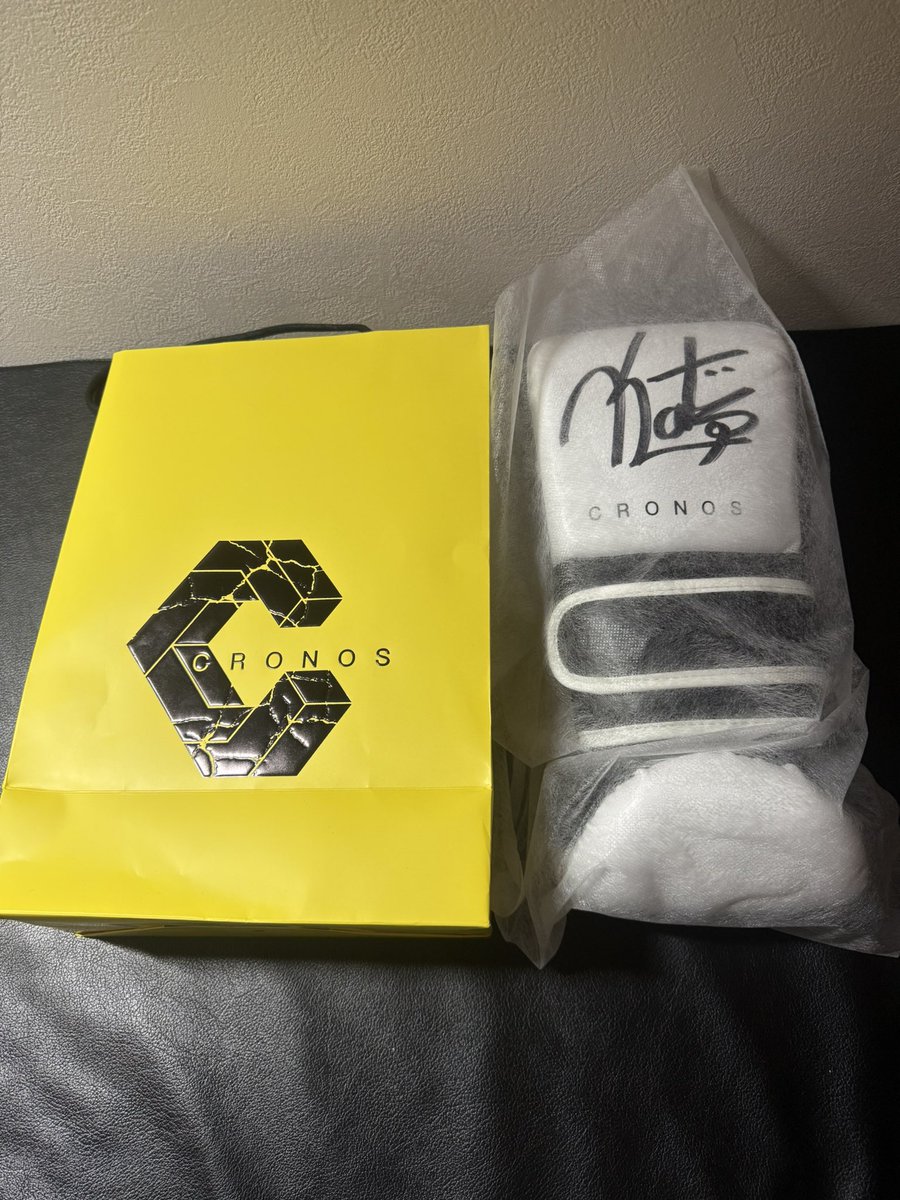 Q918lQSZ7V15675's tweet image. 今日はケイトロータス選手のイベントに参加させて頂きました😊
ファンサも神過ぎたしクロノスのサイン入りグローブもGET出来て最高の１日になりました🪷🪷
#CRONOS
#ケイトロータス