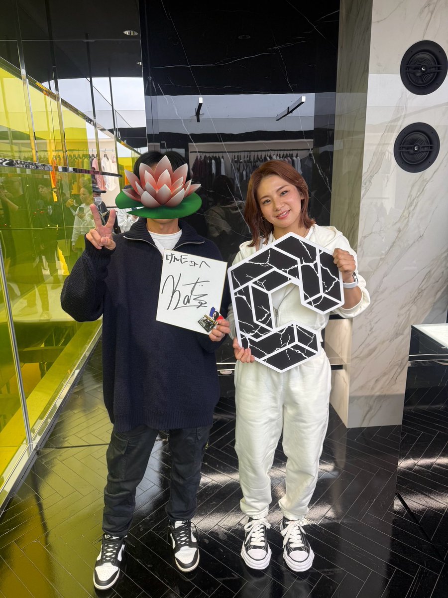 Q918lQSZ7V15675's tweet image. 今日はケイトロータス選手のイベントに参加させて頂きました😊
ファンサも神過ぎたしクロノスのサイン入りグローブもGET出来て最高の１日になりました🪷🪷
#CRONOS
#ケイトロータス