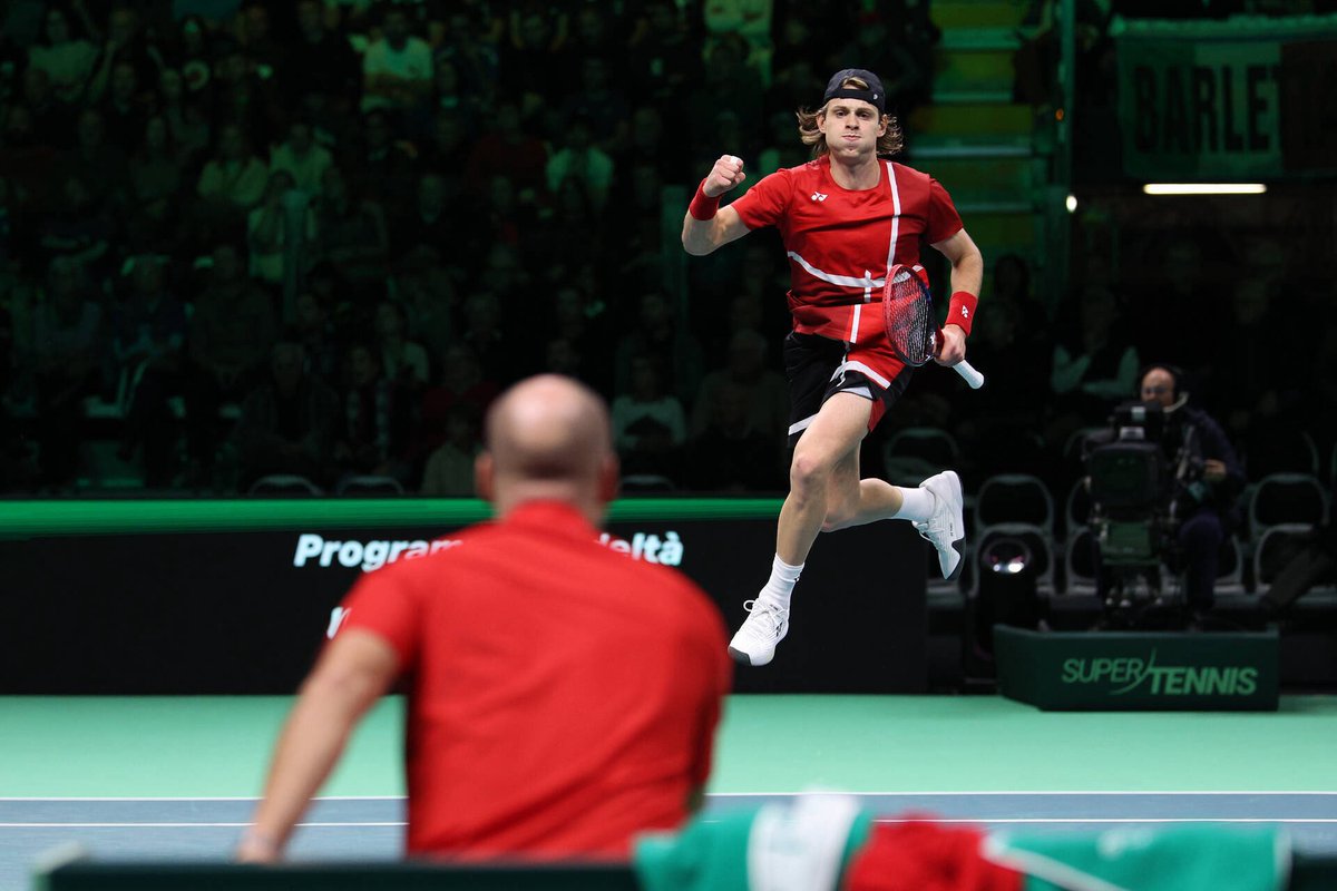 KoenBergs's tweet image. My dear son Zizou,

Watching you step onto the court during the Davis Cup filled me with indescribable pride. You carried not only your racket, but the weight of a nation’s hopes, and you gave everything you had for Belgium. Every serve, every sprint, every drop of sweat was…