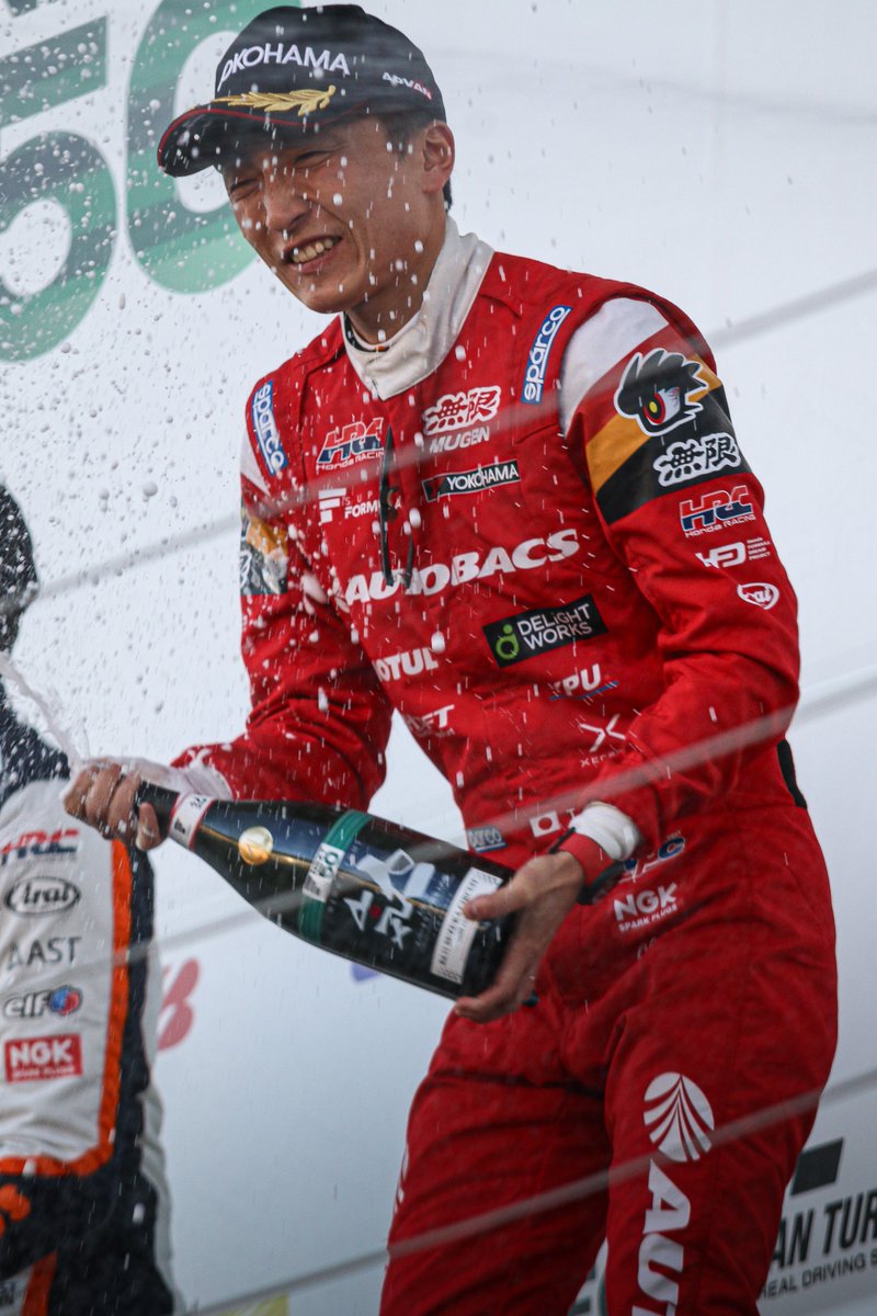 野尻さん2025年初勝利！！！！
おめでとうございます！！！！

強い野尻さんが久々に帰ってきましたね！！！
喜び爆発！てより安堵…って印象的でした

タイヤを1番綺麗に使ってるのが無限だったなて思いました🙄

泣いても笑っても明日2レースで最後！！
タイトル争い楽しみすぎる
#SFormula