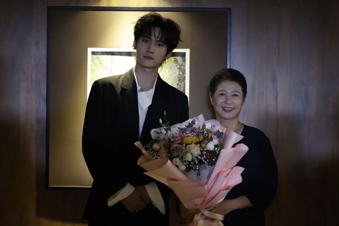 astrophile_zky's tweet image. คุณลู่ซีเซียวตัวสูงงงงงงง~

#炽夏 #NeverEndingSummer
#ZhouKeyu #โจวเคออวี่ #周柯宇 #DanielZhou