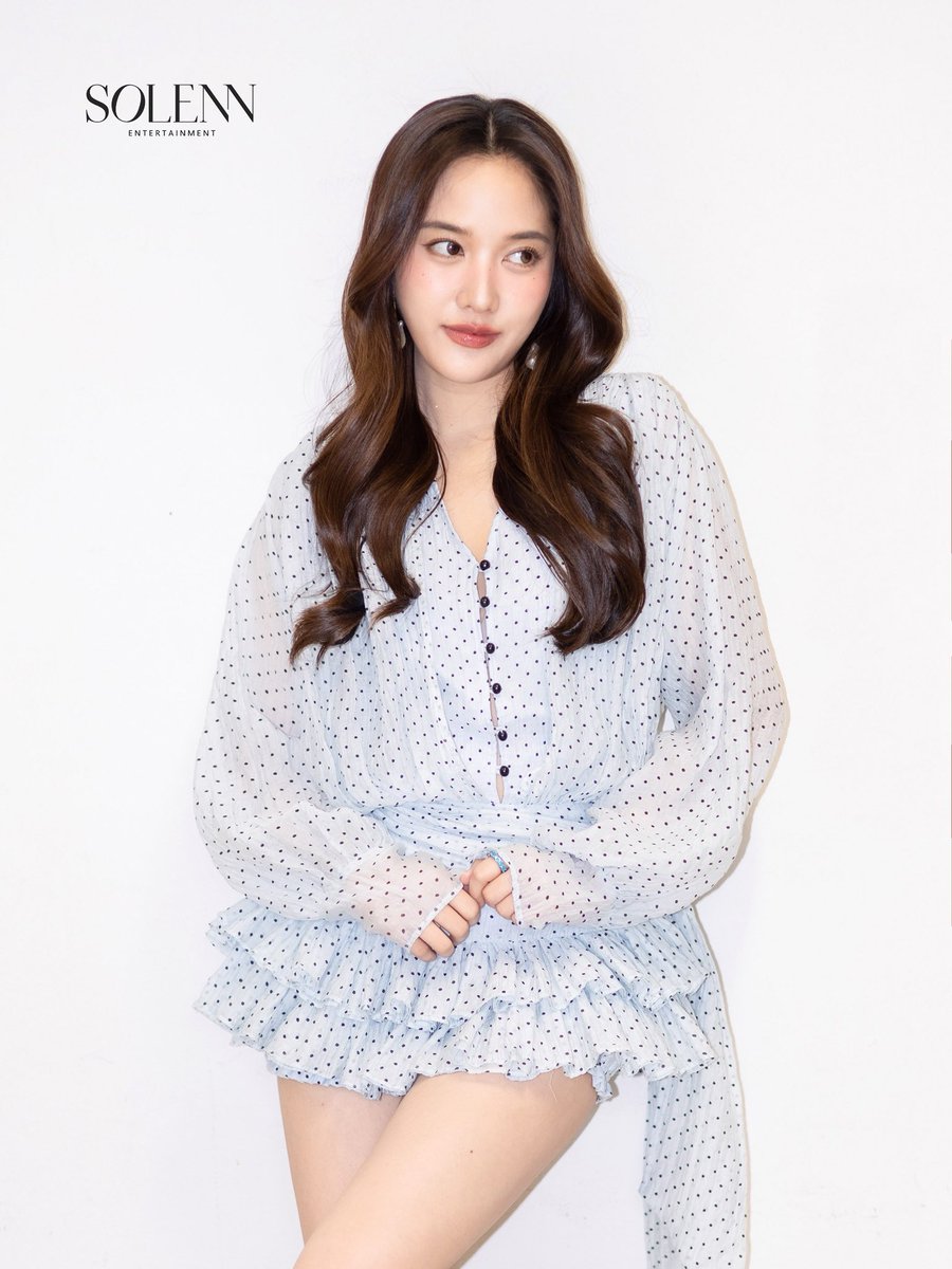 Solenn_Ent's tweet image. แฮปปี้ได้เจอกับทุกคน ขอบคุณที่มาอยู่ด้วยนะคะ 💗
ส่งหัวใจให้ทุกคนวันนี้ ทั้งที่ Event และทีมหน้าจอค่า

So happy to see everyone! Thank you for being here 💗
Sending love to everyone today, both at the event and to the team watching on screen

FREEN MINISO CENTRAL WESTGATE…