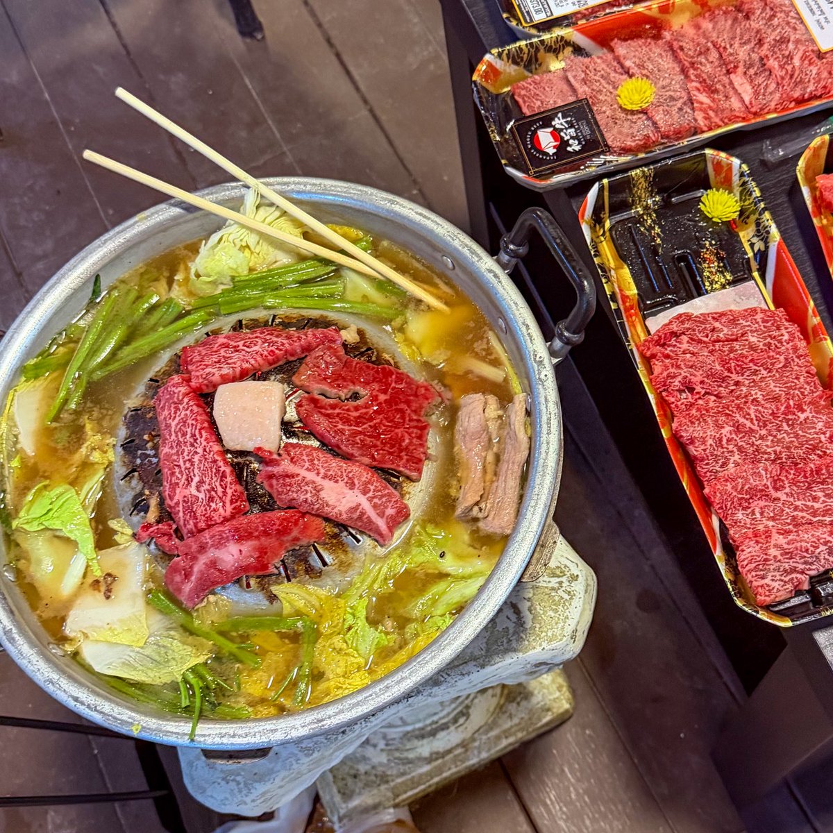 kptalonlak's tweet image. อากาศแบบนี้ ต้องกินหมูกระทะ + เนื้อวากิวกระทะ 😋🤤🔥

หมูกระทะเตา สั่งเอาจากตามไฟฟ้า
เนื้อวากิวจัดจากดองกี้ + เกลือพริกไทย

#KPตะลอนแหลก #แพรรีวิว #อร่อยบอกต่อ