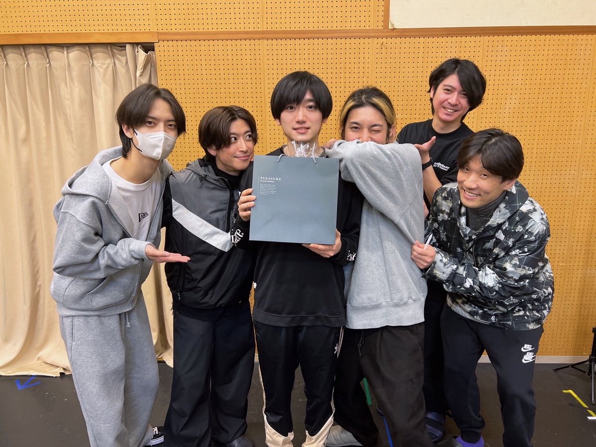 今日で『許容のとき』のなんとなくのミザンスはつけおわりました。
顔合わせから、もうすでに濃厚。
そして宮オムの記念イベントも発表されました。楽しみ。よろしくお願いします！

ふうまの一日早めの誕生日できた！
おめでとー！