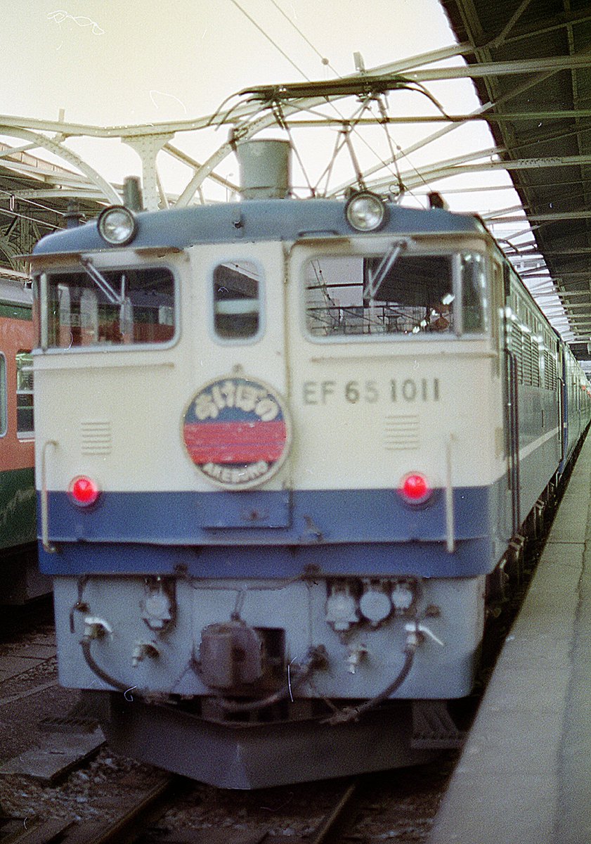 muratakec's tweet image. 学生時代に撮影した　上野駅(9)
撮影年月日不明

乱雑に保管している、ネガの取込中