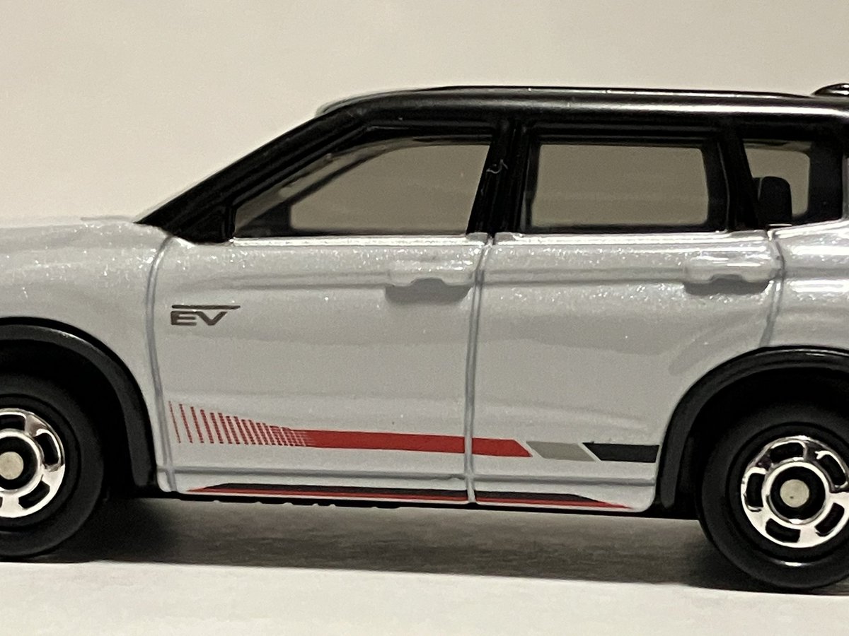 トミカ 三菱 アウトランダー ラリーアートデザイン仕様 20個（トイザらス限定） トミカ 三菱 アウトランダー ラリーアートデザイン仕様 トイザらス