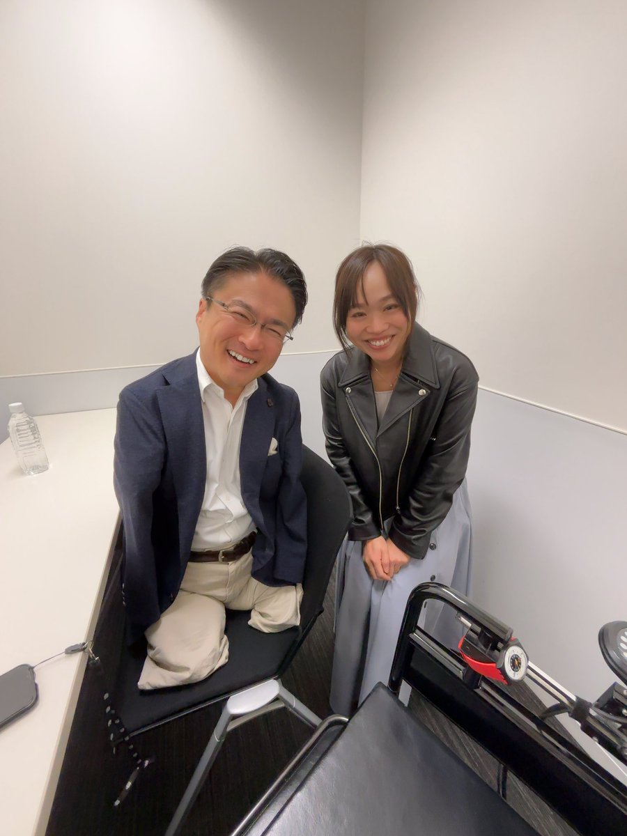 乙武さんと当院の理事長ゆうきゆうの対談を聴いてきました☺️

乙武さん、とってもエネルギッシュでパワフルな方で、見習いたい、羨ましいと以前から思っていたのですが…

対談の最後に、