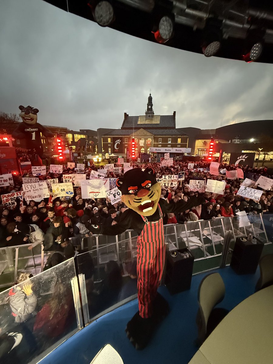 chat we made it 😏