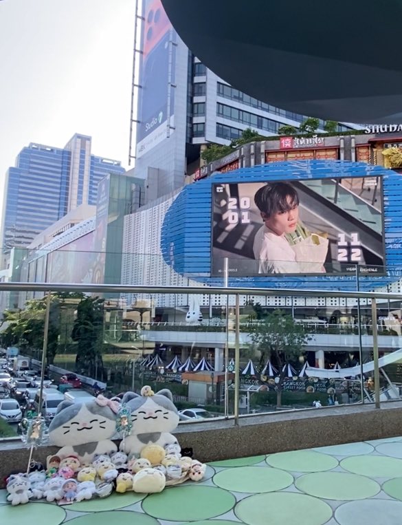 ขอบคุณทุกคนที่มา ผมดีใจมากๆที่มีคนสนใจมาจุ่มกัน ภูมิใจในตุวทุกคนมากๆ 😭

#DEARMYCHENLE_HBD2025
#천러선배_24번째생일_축하해로 
#LucidStarCHENLEDay