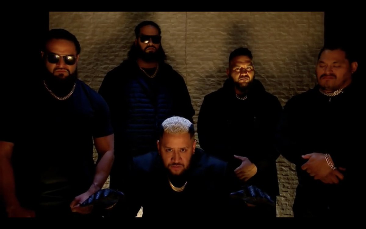 Looking like the cover of Real Bout: Fatal Fury Special for the Sega Saturn.  #SmackDown #WWE