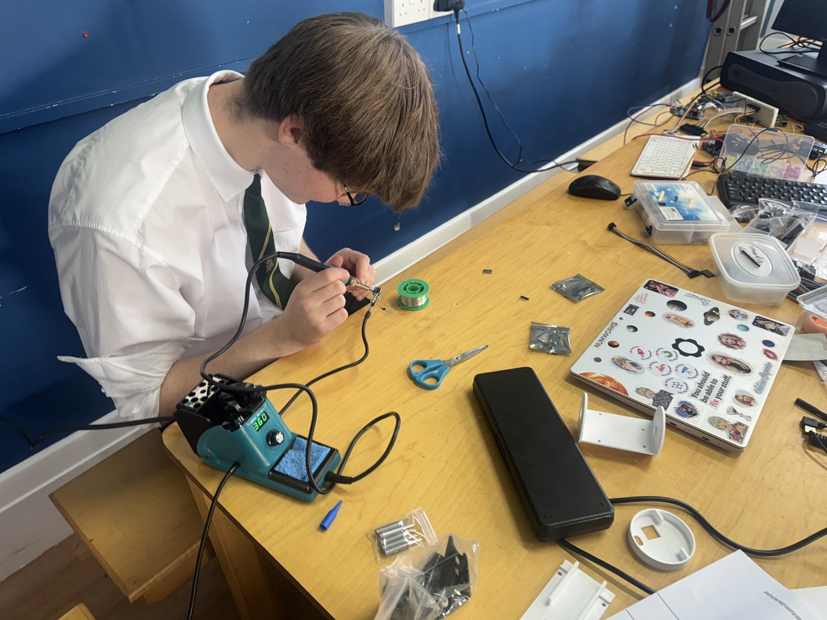 DHSB_MrScott's tweet image. Our Year 12 #CanSat students continue to work on their satellite project funded by the @DHSBPTFA - now in Phase 3; PDR submitted ✅ #ALevelComputerScience #H446 → #ComputerScience @dhsboys @DhsbStem 🛰️ 🚀 💻