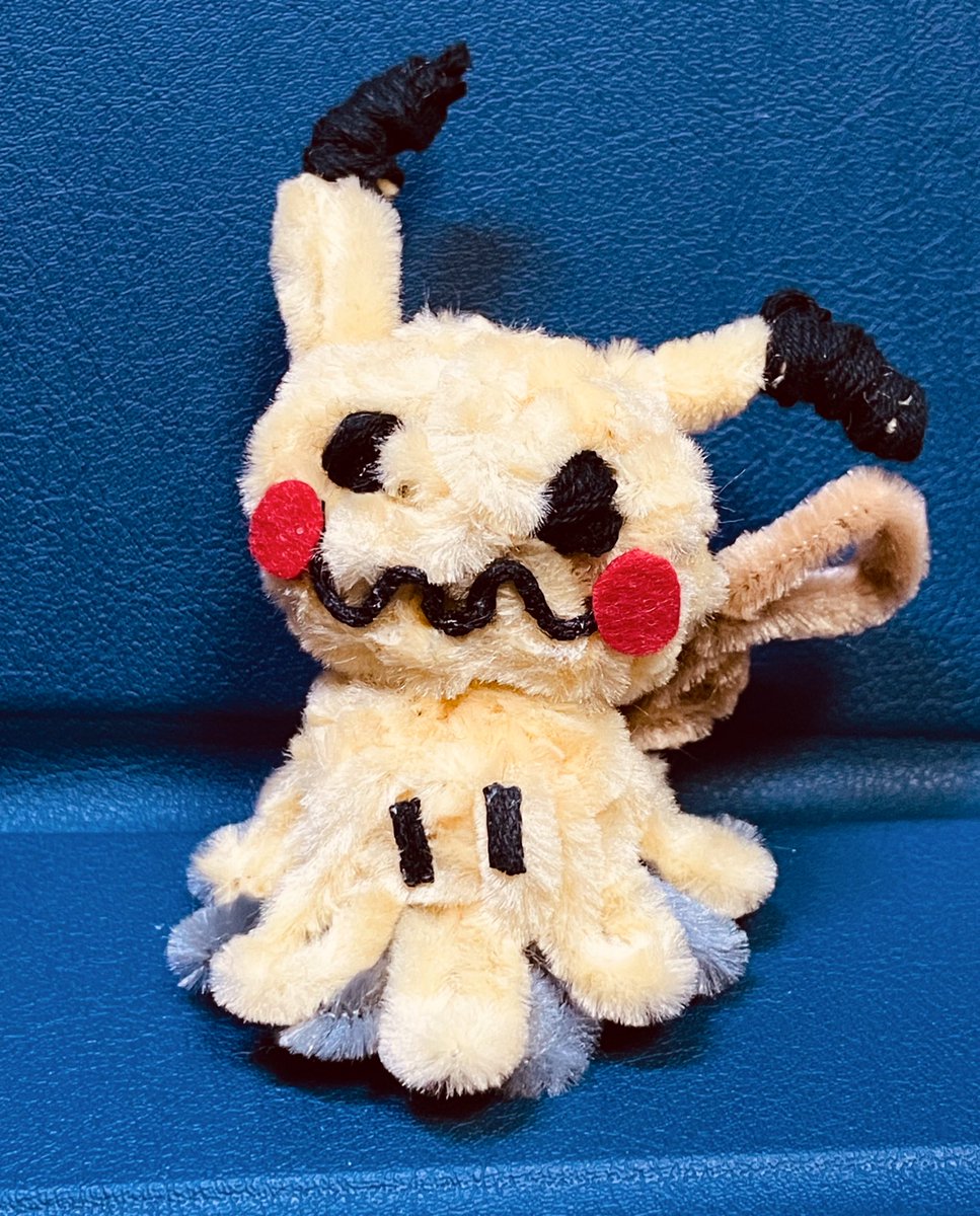 Popin_dOwOb's tweet image. こはぴぃは手芸用のモールに手を出した。

ミミッキュを作りたかった。

凡人は何事も設計図なしで手を出しちゃいけないんだって再認識した。

適当はよくない

ミミッキュに近づくよういろいろ手を加えた。ミミッキュに見えるはず。