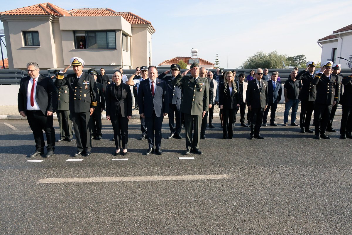 Cumhuriyet Meclisi Başkanı Ziya  Öztürkler, 1963-1974 yılları arasında yaşanan çatışmalarda şehit düşen  beş kahraman için Ozanköy Şehitler Anıtı önünde düzenlenen anma törenine  katıldı. cm.gov.ct.tr/Haberliste?id=…