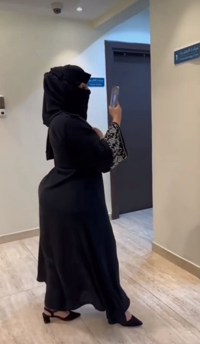 f69_kw's tweet photo. ��اذي البدويه المتزوجه الي تلقاها بكويت مجك وجنها ماشافات عير قبل هل مره : https://t.co/Gnh63Ji9e0