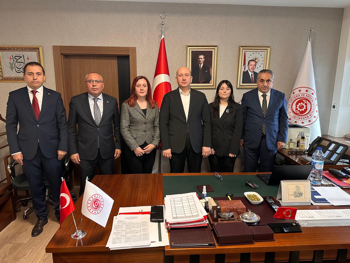 📌 Genel Başkanımız Türkeş Güney, Genel Başkan Yardımcımız Sami Çam, Ankara ÇSGB Şube Başkanımız Alper Gül ve Ankara İŞKUR Şube Başkanımız Fatma Nurdan Köksaldı ile birlikte Çalışma ve Sosyal Güvenlik Bakan Yardımcısı Lütfihak Alpkan’ı ziyaret ettiler. Nazik kabulleri ve