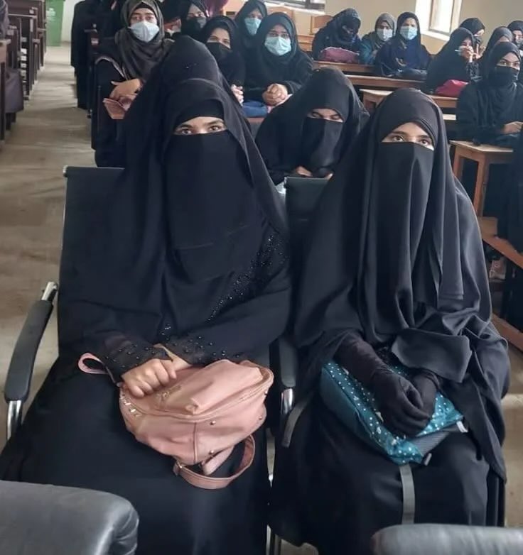 Dear Pakistanis and Bangladeshis 

This is your culture, Be proud of your culture and kindly stop stealing Indian culture.

Thank you.