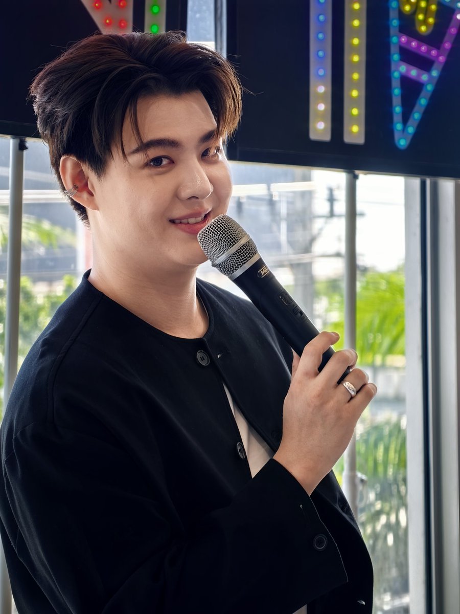 แค่เทอยิ้มได้เจ้ก้happyละ เจ้เป็นสายแอบไปดูน้อง

#Saint_sup #MingEr #ปลวกCeleb #HiZociety