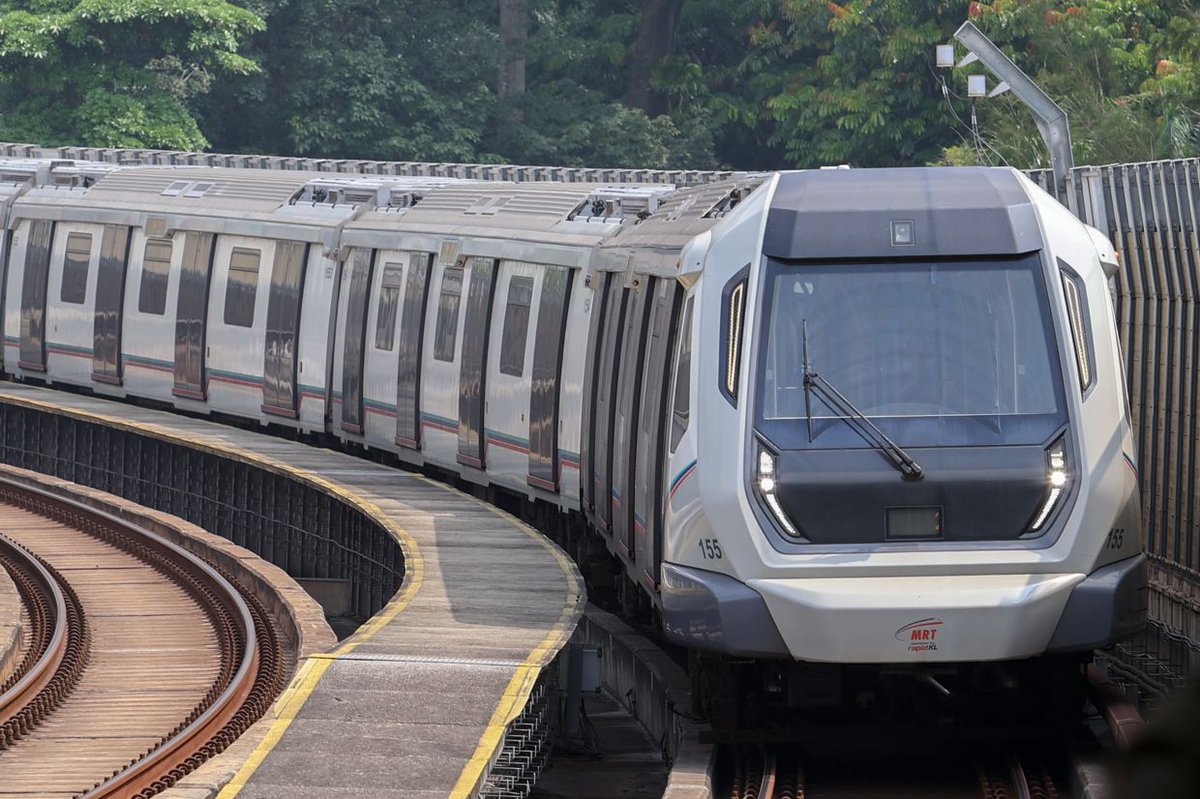 rinmansor's tweet photo. "KL already have MRT, why do we need buses?"

- buses are the first &amp; last mile connection that is still missing from our MRT system
- buses on dedicated bus lanes are cheaper to build than MRT on elevated concrete bridges all over the city
- when MRT breaks down buses takes over https://t.co/KyJBYDk7d9