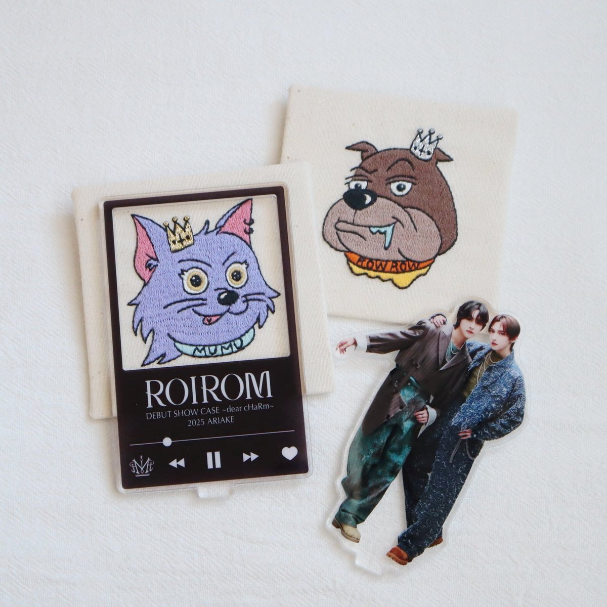 haruarsrom's tweet photo. 💎🐱MUMU &amp; ROWROW🐶🍯 

デビューショーケース大成功しますように
願いを込めて刺繍しました！
cHaRmたちの幸せレポを待ってます！
ROIROM大好きだ〜！！あいしてゆ🫶 

#ROIROM1123有明アリーナ 
#ROIROM_DearDIVA https://t.co/PcH39K0Veu