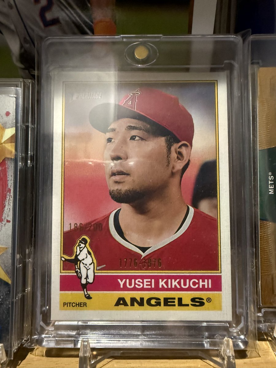 MAKUNFROG's tweet photo. 久々の日本選手シリアル！
だが、シリアルが2つ
これは…？

#topps
#toppsmlb
#toppsheritage2025
#mlb
#スポーツカード
#トップス
#ヘリテージ2025
#菊池雄星 https://t.co/dc1jr73lUc