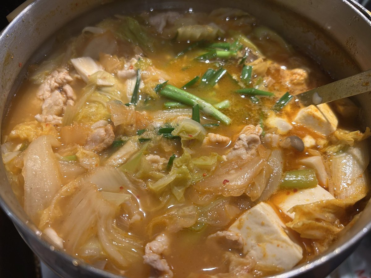 🦋AGEhA🦋オープンしました〜♪😆✨

只今 女装さん1名、純女さん1名、純男さん1名で〜す♪🤗

本日は 豚キムチーズ鍋🔥🐷🧀🍲＆ごはんサービスです♪☺️