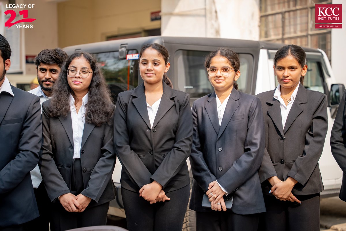 KCCinstitutes's tweet photo. Real-world law in action!
KCCILHE law students visited the police station with insights from Sarvesh Sir (SHO). ๐๐
#kccilhe #lawstudents #policestation #legallearning #futurelawyers #education #trending https://t.co/VvJSrDbXTi