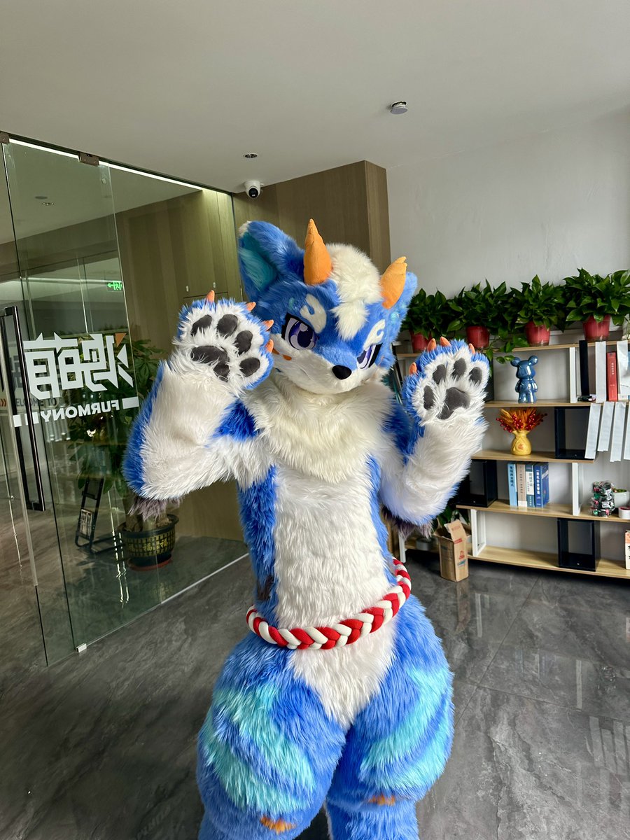 soilkko's tweet image. 手に要改善の箇所があるため直接furmonyへ。国際郵便でも対応できたけど、工房内も見れたし、スタッフ対応も良好で行って良かった