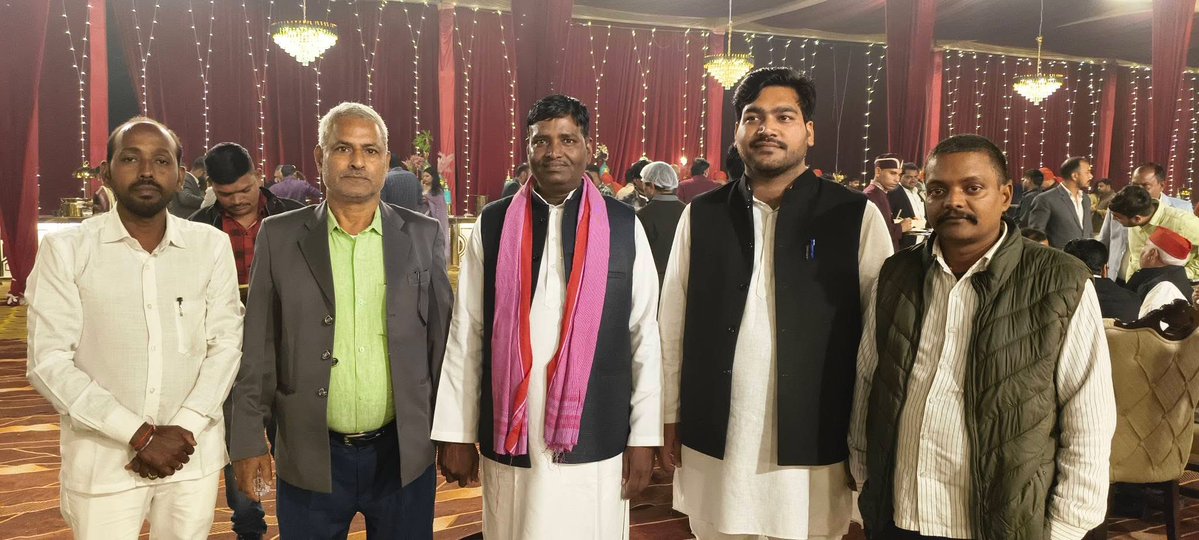 Gauravmla786's tweet image. समाजवादी पार्टी के वरिष्ठ नेता, पूर्व चिकित्सा अधिकारी परम आदरणीय श्री डॉ पुष्कर यादव जी (अंकल जी)की सुपुत्री (जज साहिबा जी ) के शुभ विवाह उत्सव में जनेश्वर मिश्र पार्क लखनऊ में शामिल हुआ!

#PDA #SamajwadiParty #AkhileshYadav #Marriage