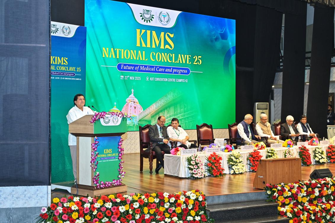 achyuta_samanta's tweet image. @KIMSBBSR hosted the 2nd edition of the KIMS National Conclave 2025 today. Very happy to see this platform grow into a meaningful space where leading healthcare minds guide our young students. As we say, health is wealth — especially for our rural people.