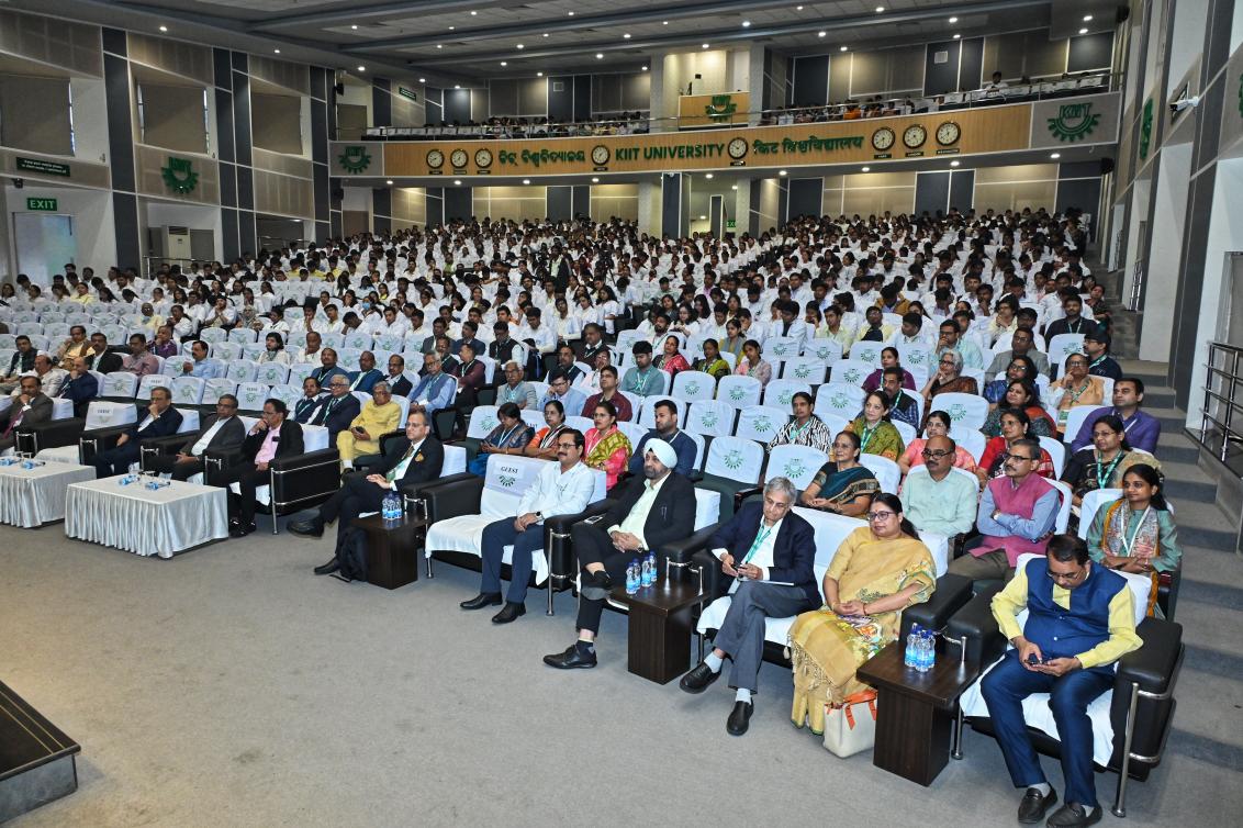 achyuta_samanta's tweet image. @KIMSBBSR hosted the 2nd edition of the KIMS National Conclave 2025 today. Very happy to see this platform grow into a meaningful space where leading healthcare minds guide our young students. As we say, health is wealth — especially for our rural people.
